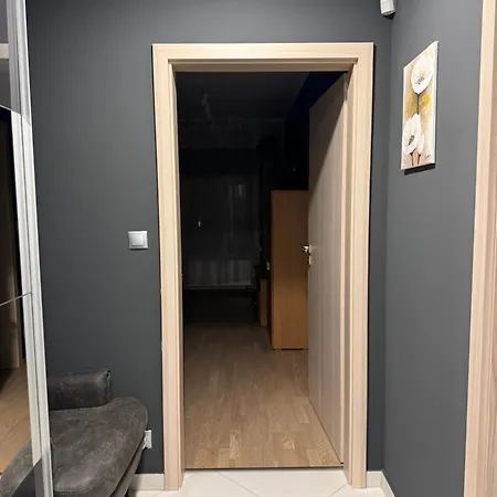 Apartman Cozy Apt - Parking & All Amenities Prága