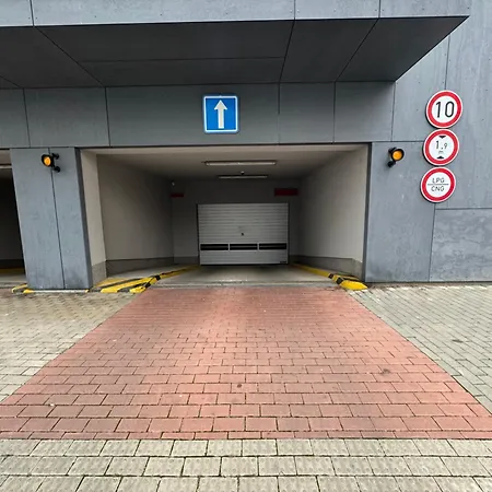 Cozy Apt - Parking & All Amenities Appartement Prague